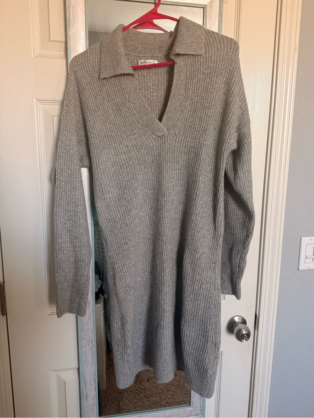 Hollister Light Gray Ribbed V‑Neck Sweater Dress